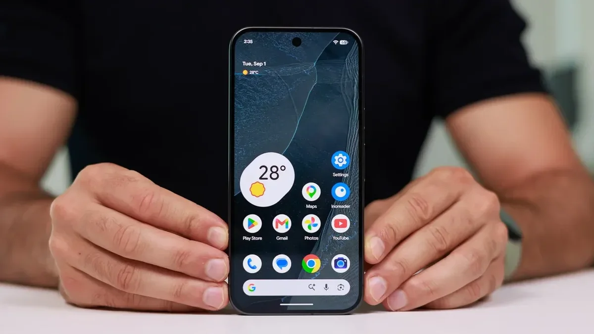 Notifications and quick settings are broken on many Pixel phones