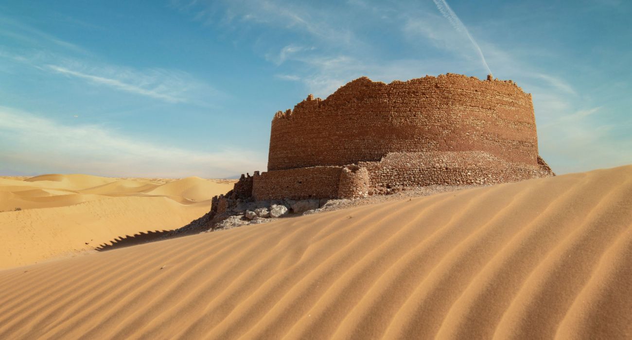 The puzzling Ksar Draa is a lost castle-like mystery of the sand dunes ...
