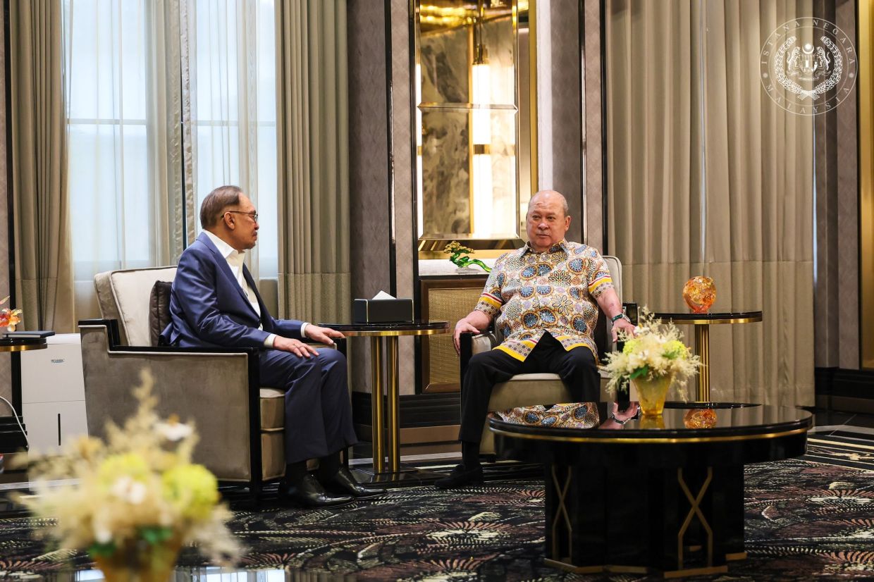 Anwar provides King with update on Federal govt administration