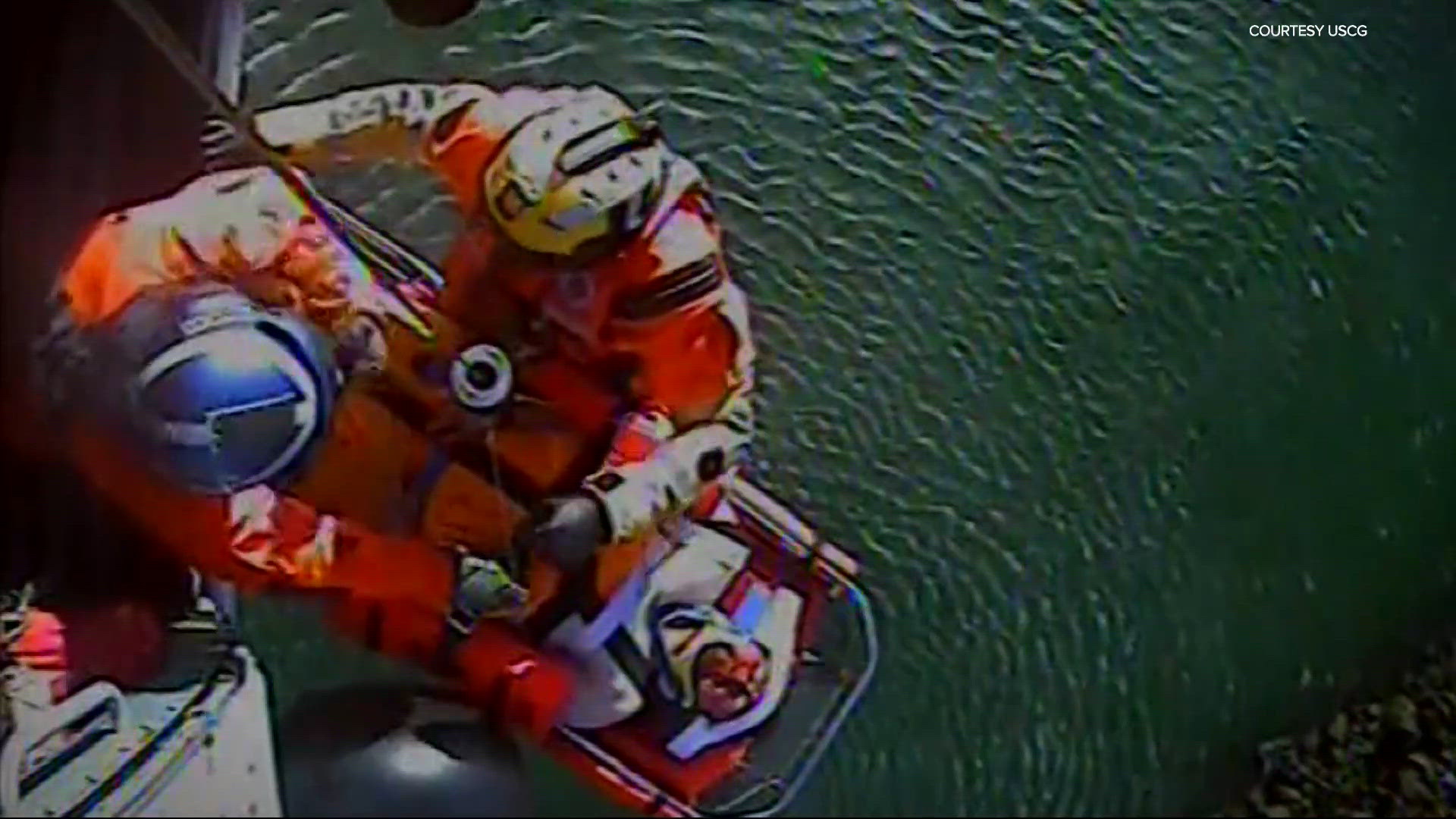 Man rescued after massive boulder pins him at Oregon jetty