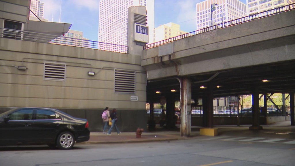 Neighbors frustrated over removal of long-standing staircase at River North bridge