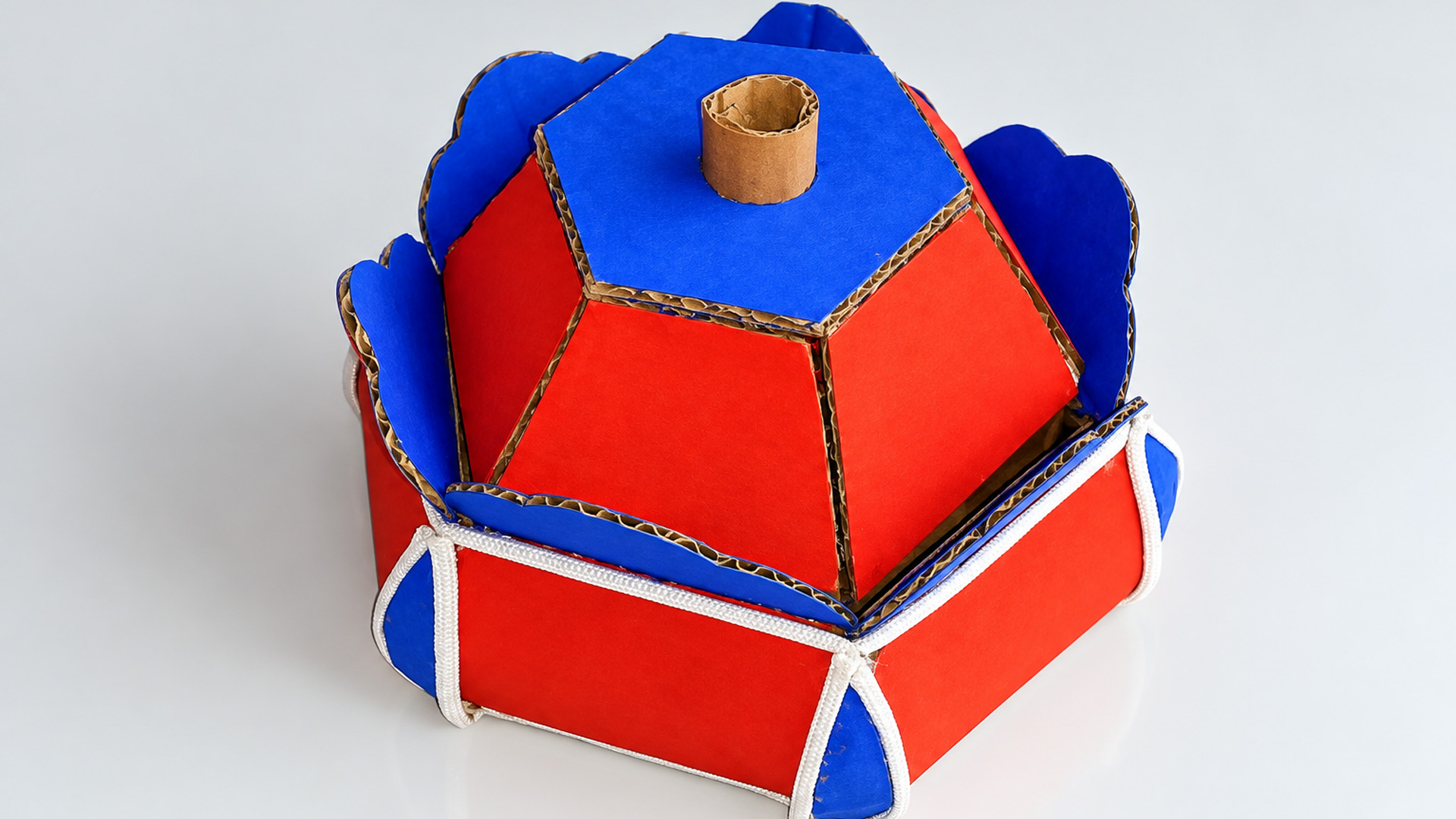Crafting easy homemade gift boxes from waste materials