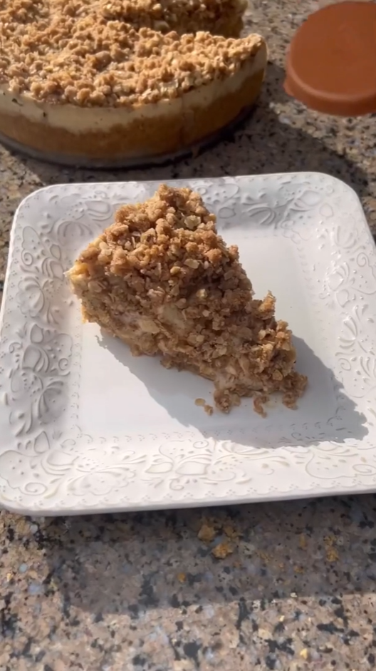 The apple cheesecake secret behind this irresistible dessert