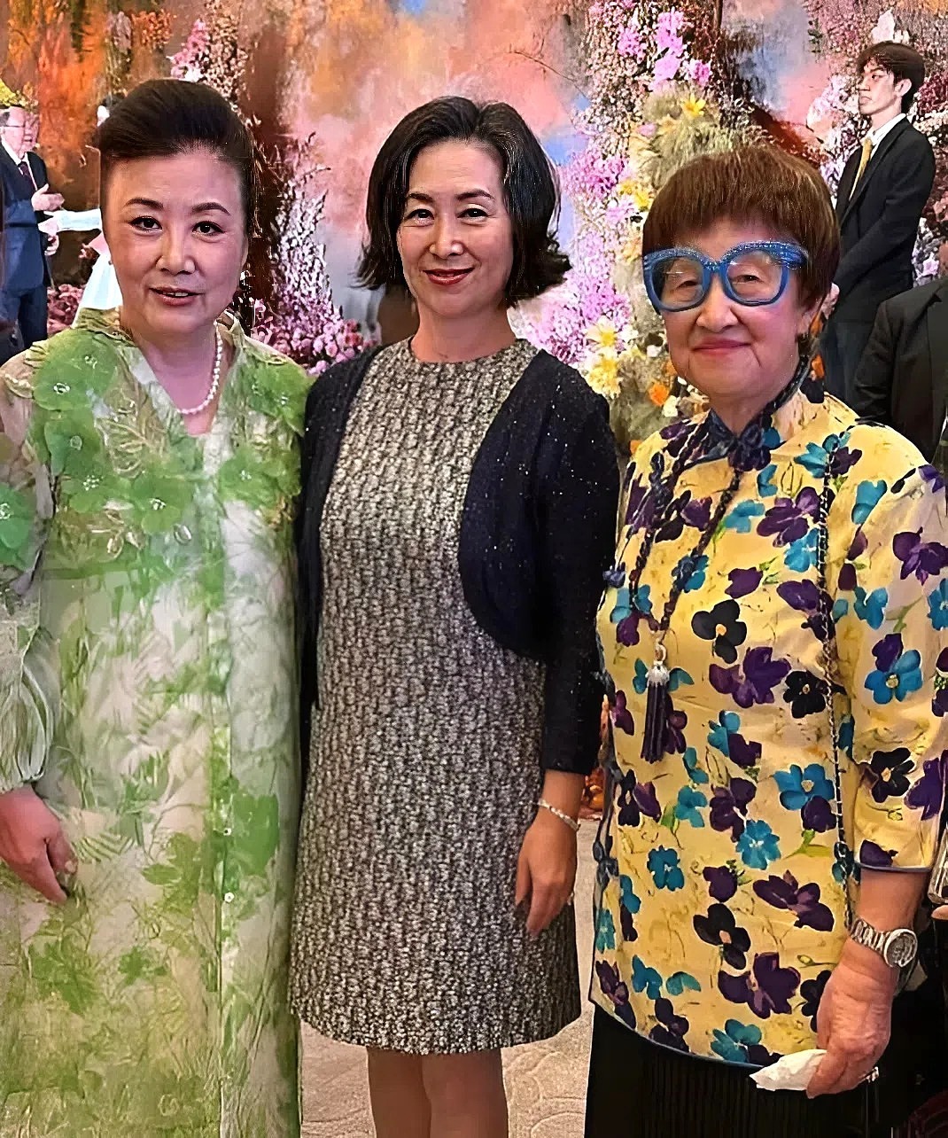 Dàn con ông trùm sòng bài dự cưới Hà Du Quân - Hề Mộng Dao