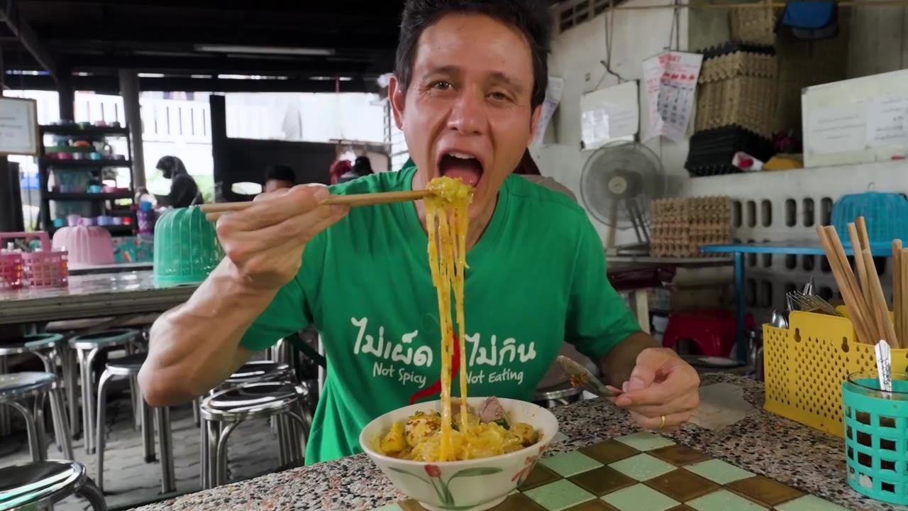 This Thai Muslim beef noodle bowl is loaded with tender meat but the ...