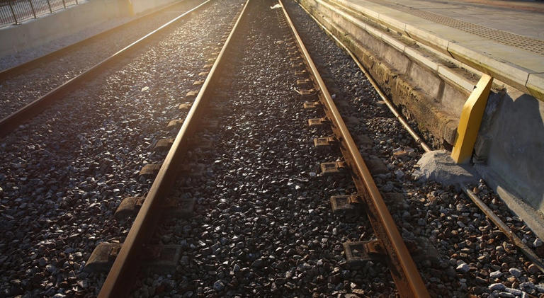 Mortes em acidentes ferroviários diminuíram mas passagens de nível ...
