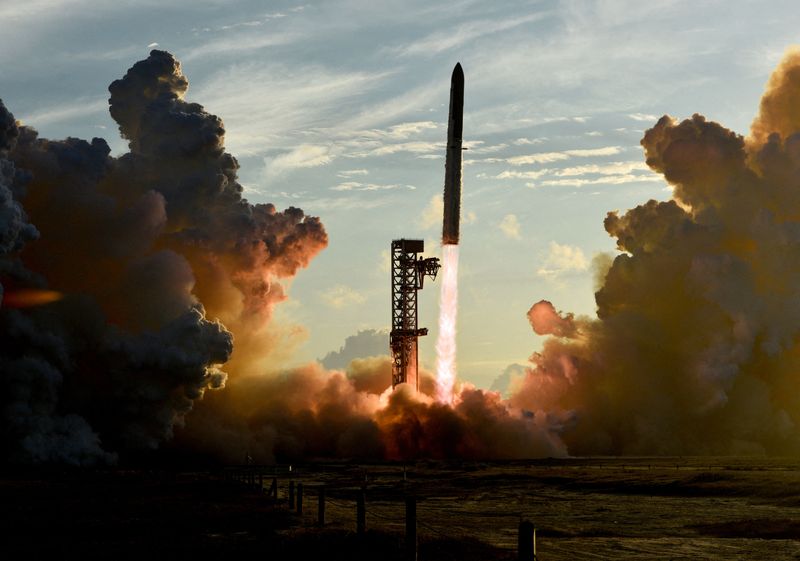 SpaceX's Starship engine failure could impact NASA's moon mission ...