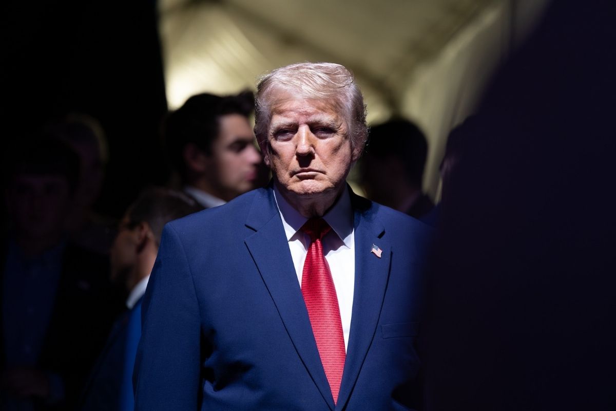 Donald Trump spotted 'flinging' left leg forward as critics argue he ...