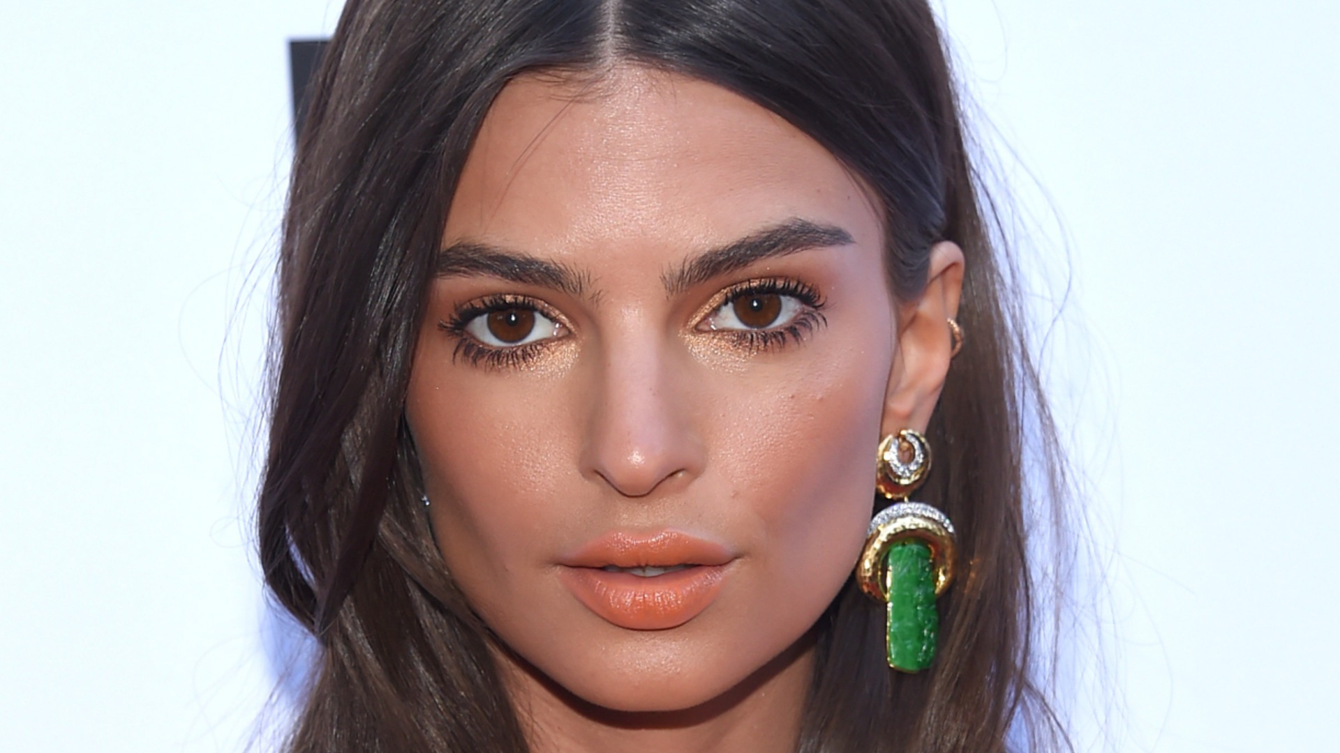 Emily Ratajkowski's transformation is hard to ignore