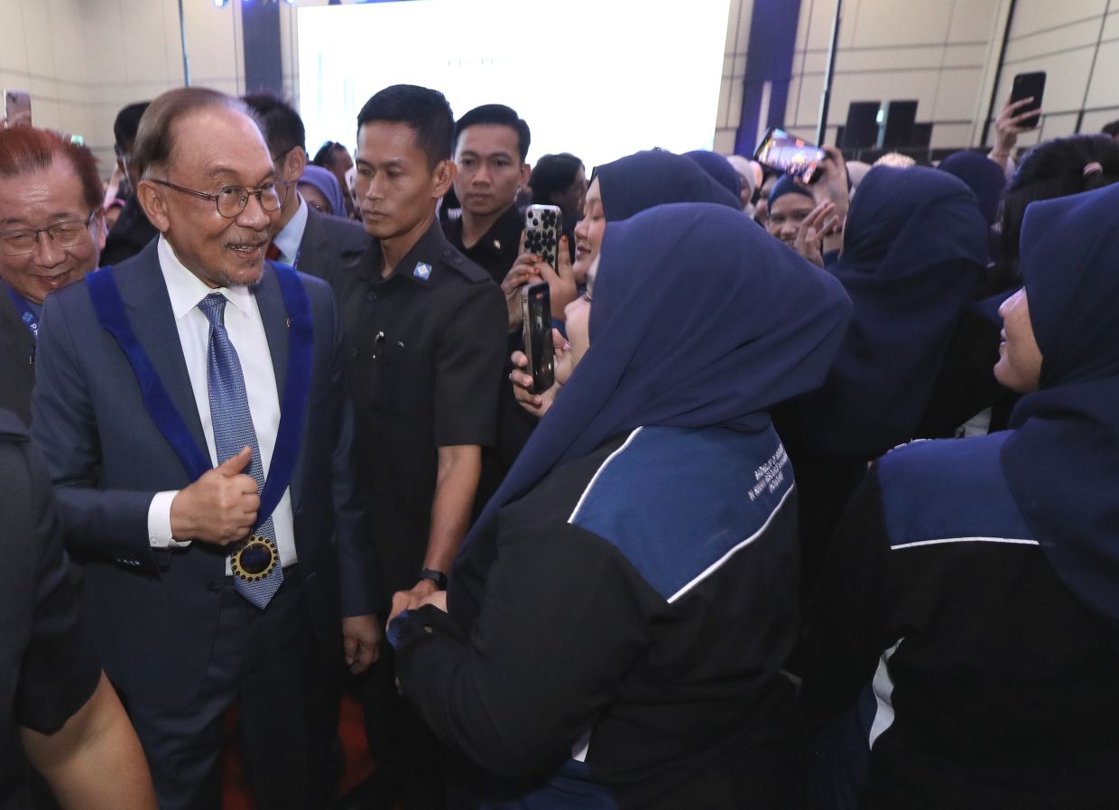 Why fixate on Loke's resignation, questions Anwar