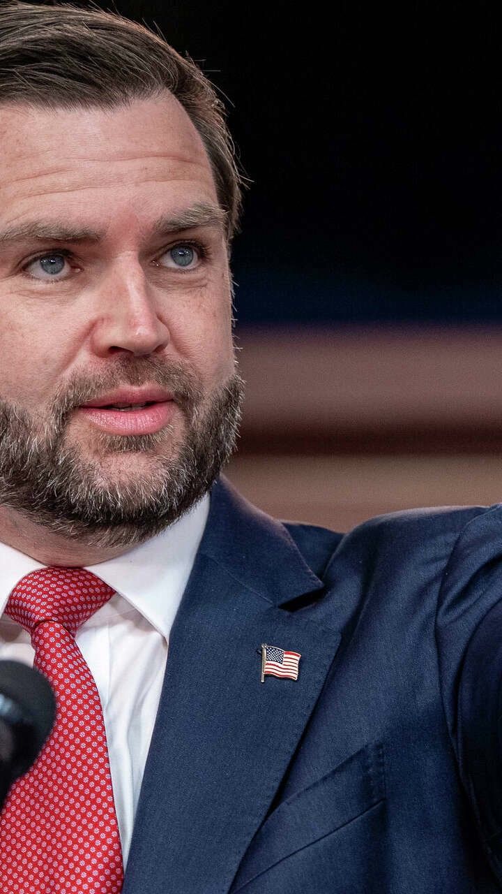 Saronic's $3.2 billion Texas shipyard draws JD Vance, Abbott