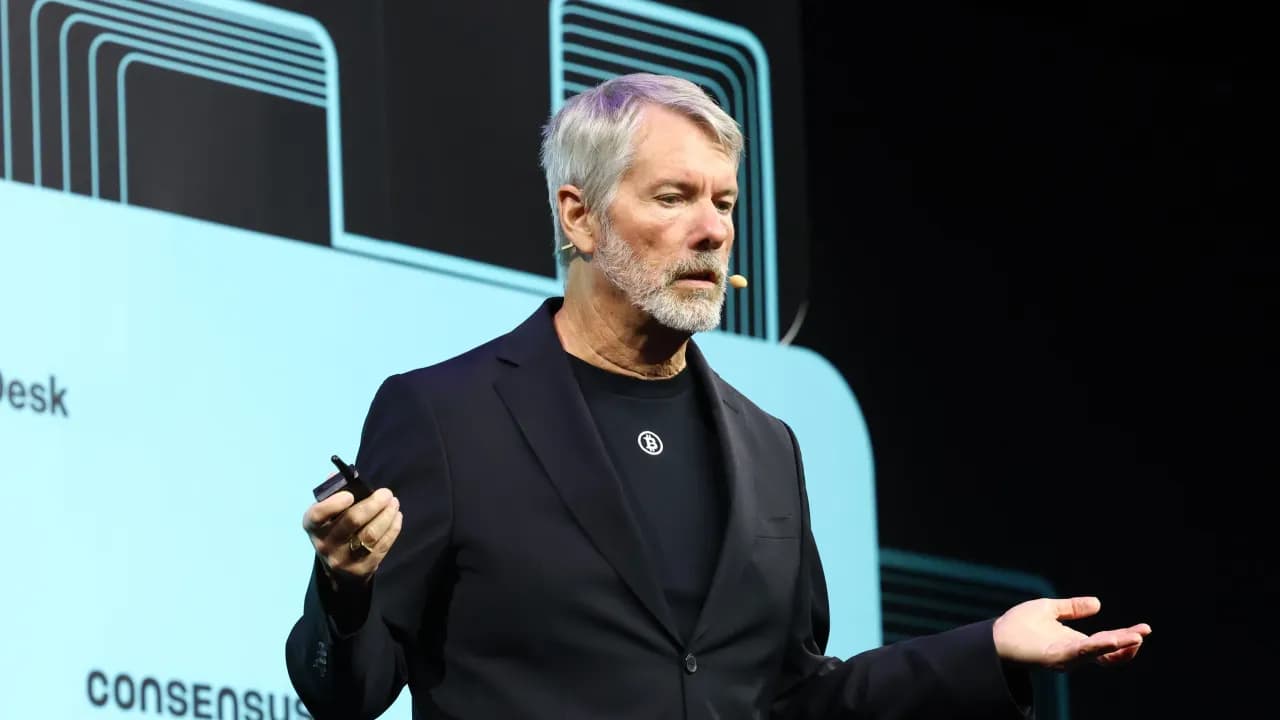 Bitcoin-backed stablecoin? Michael Saylor says digital dollars could ...