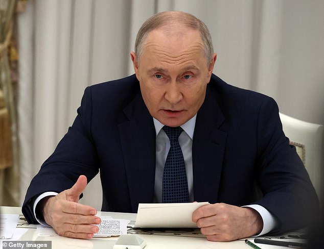 Putin signs decree increasing armed forces to 2.4m personnel as thousands die on Ukraine frontline