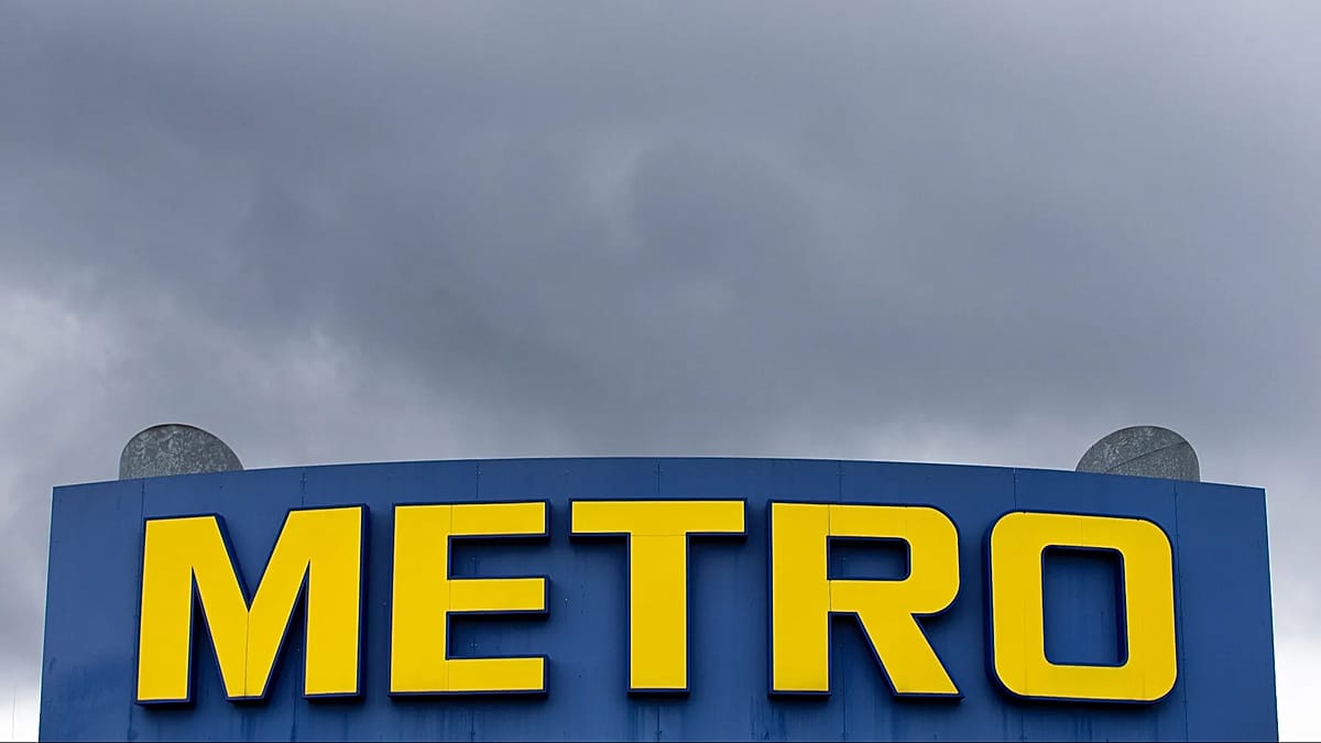 German retailer Metro loses control of Russian business after Putin decree