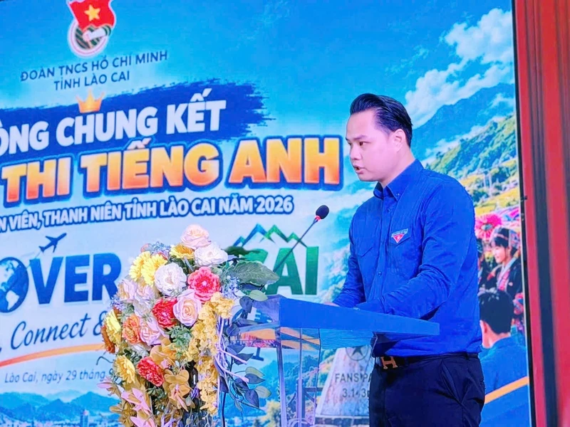 Tuổi trẻ Lào Cai quảng bá quê hương bằng tiếng Anh