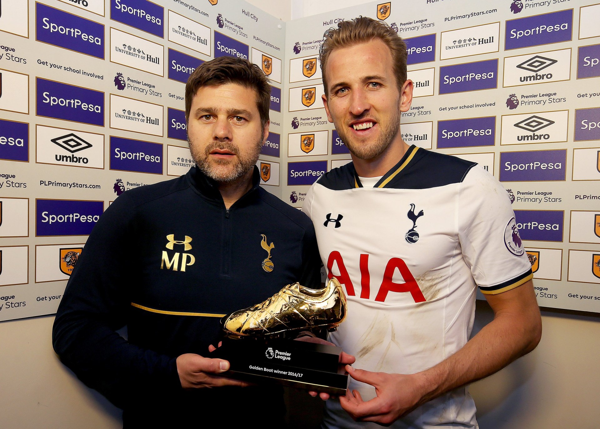 Mauricio Pochettino and Harry Kane were challenging for the Premier League title at Tottenham (Picture: Getty Images)