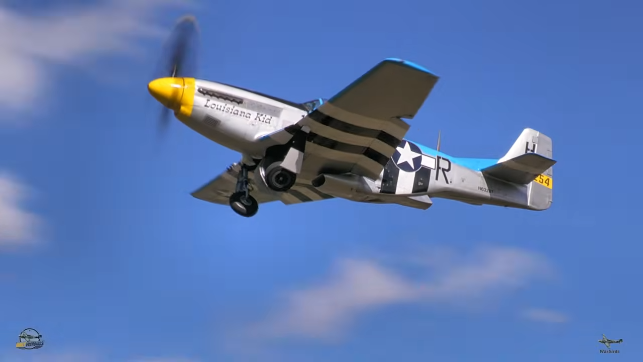 Few aircraft sound like a P-51 Mustang - this close pass shows exactly why