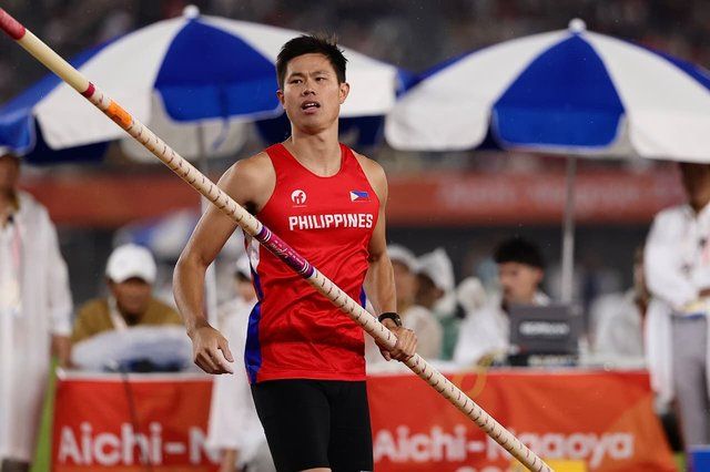 EJ Obiena rules Asiad pole vault anew, delivers PH's third gold
