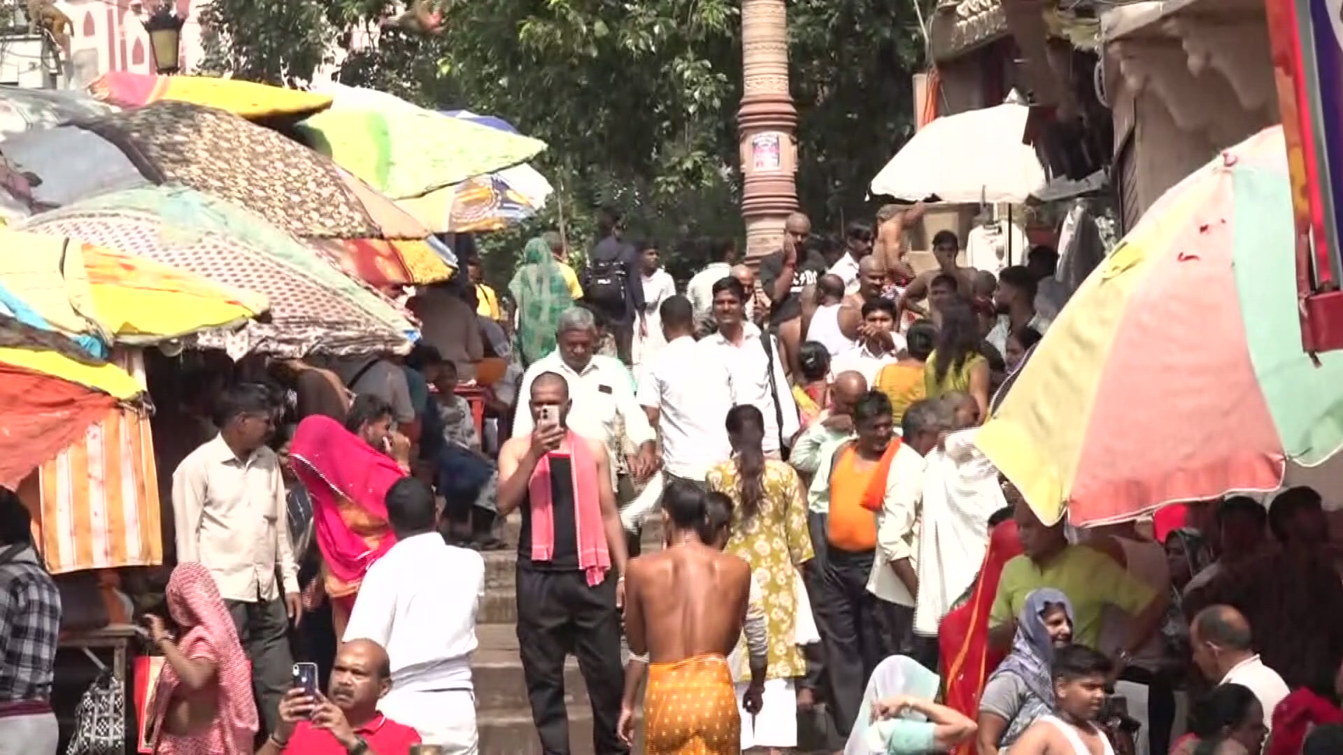 Thousands throng Varanasi ghats during Pitru Paksha to perform rituals ...