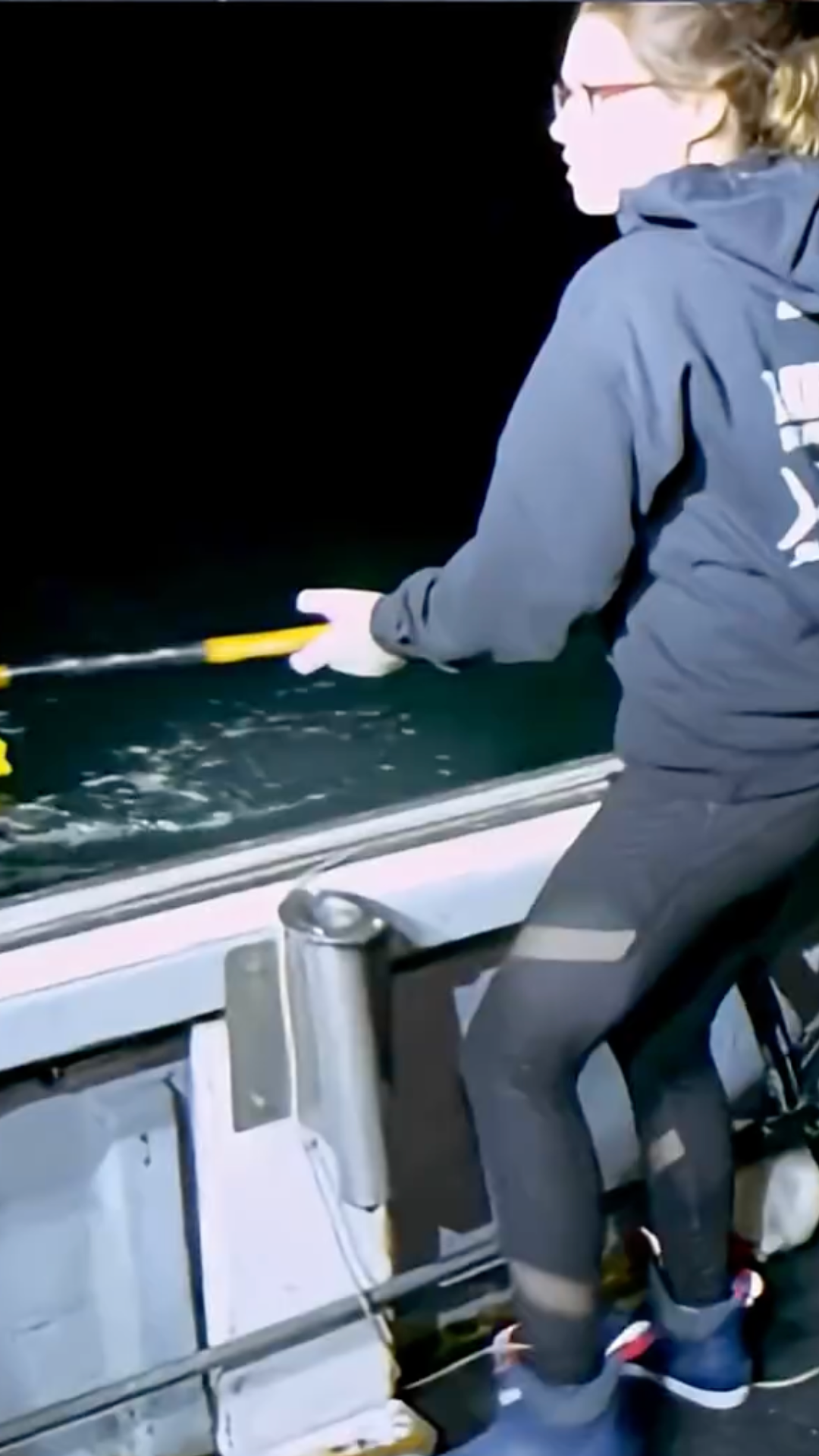 Can the crew land 850 pounds before the line snaps?