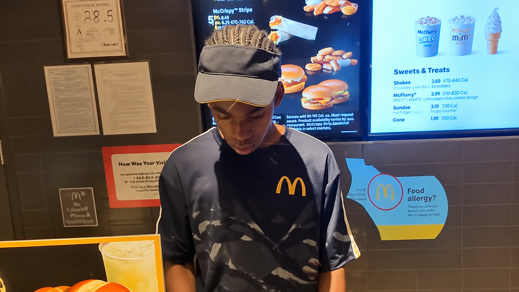 He ordered 500 double cheeseburgers then asked for one more thing - one ...