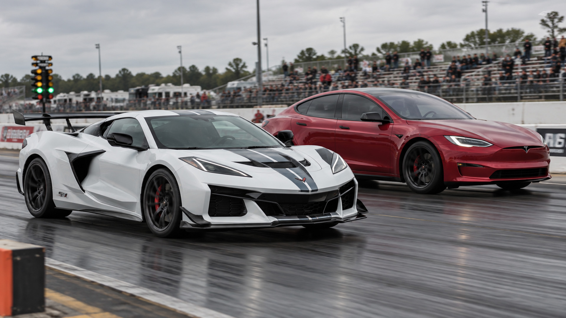 1,064HP Corvette ZR1 battles the Tesla Model S Plaid in drag race