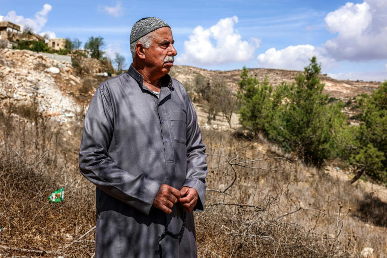 Mahmoud al-Toubasi, un Palestinien de 60 ans forcé à quitter son domicile après une attaque de colons israéliens, dans le village de Jalud, en Cisjordanie, le 29 septembre 2026