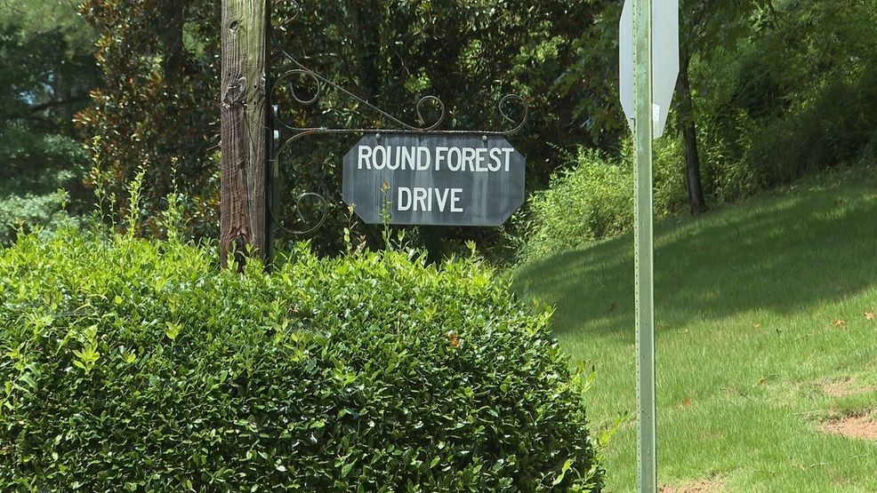 Mountain Brook rejects Round Forest Drive closure, considers three-way stop