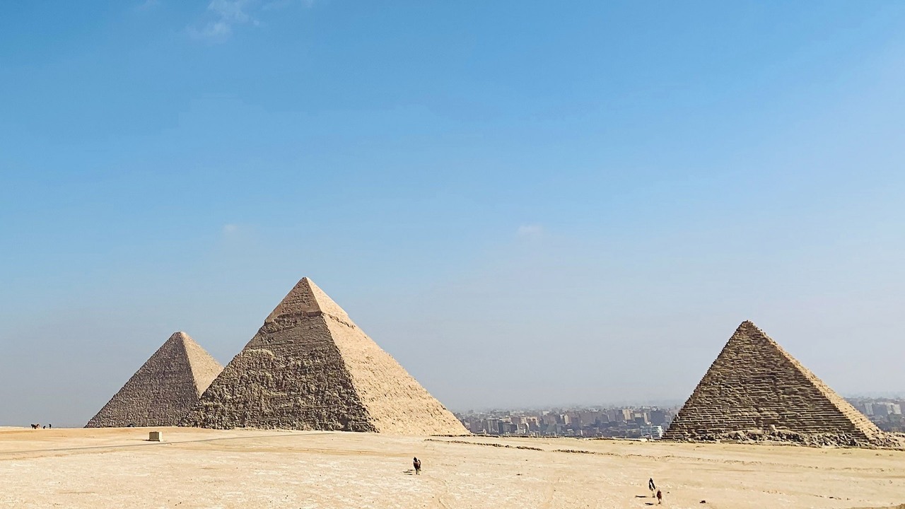Slaves didn't build Egypt's pyramids - how one of history's biggest ...