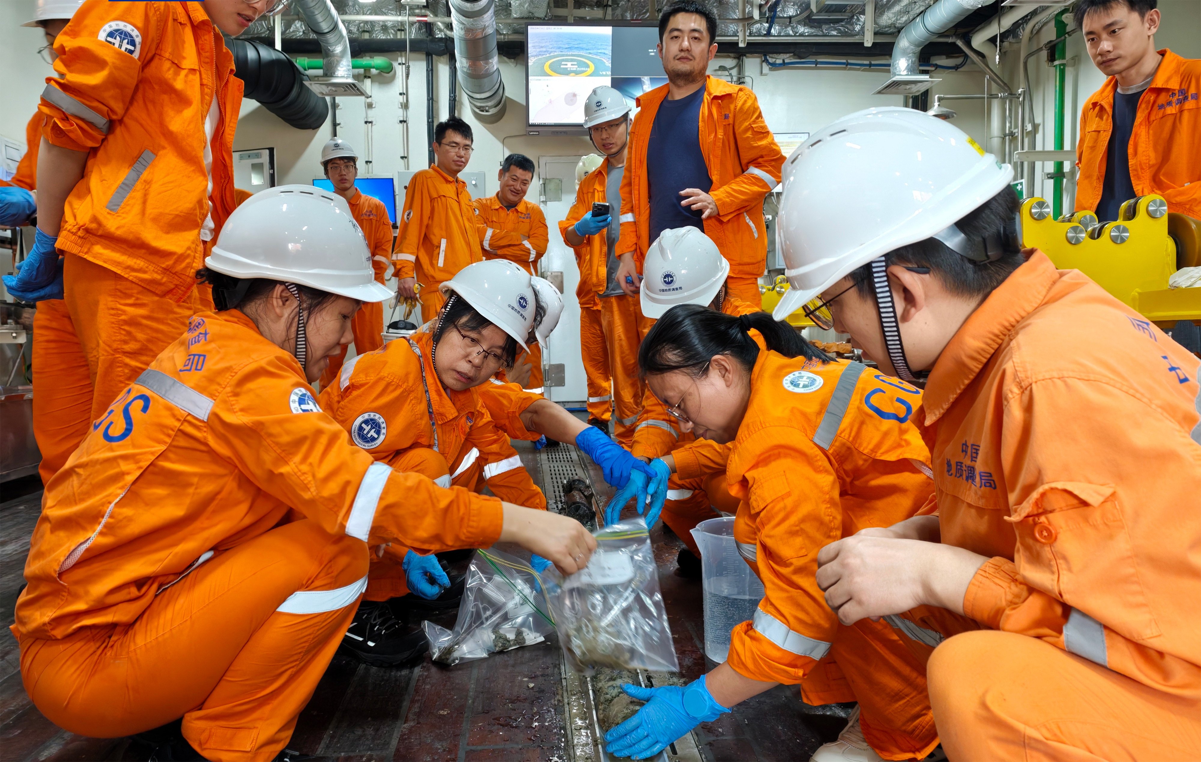 Chinese deep-ocean drilling ship brings home precious South China Sea ...