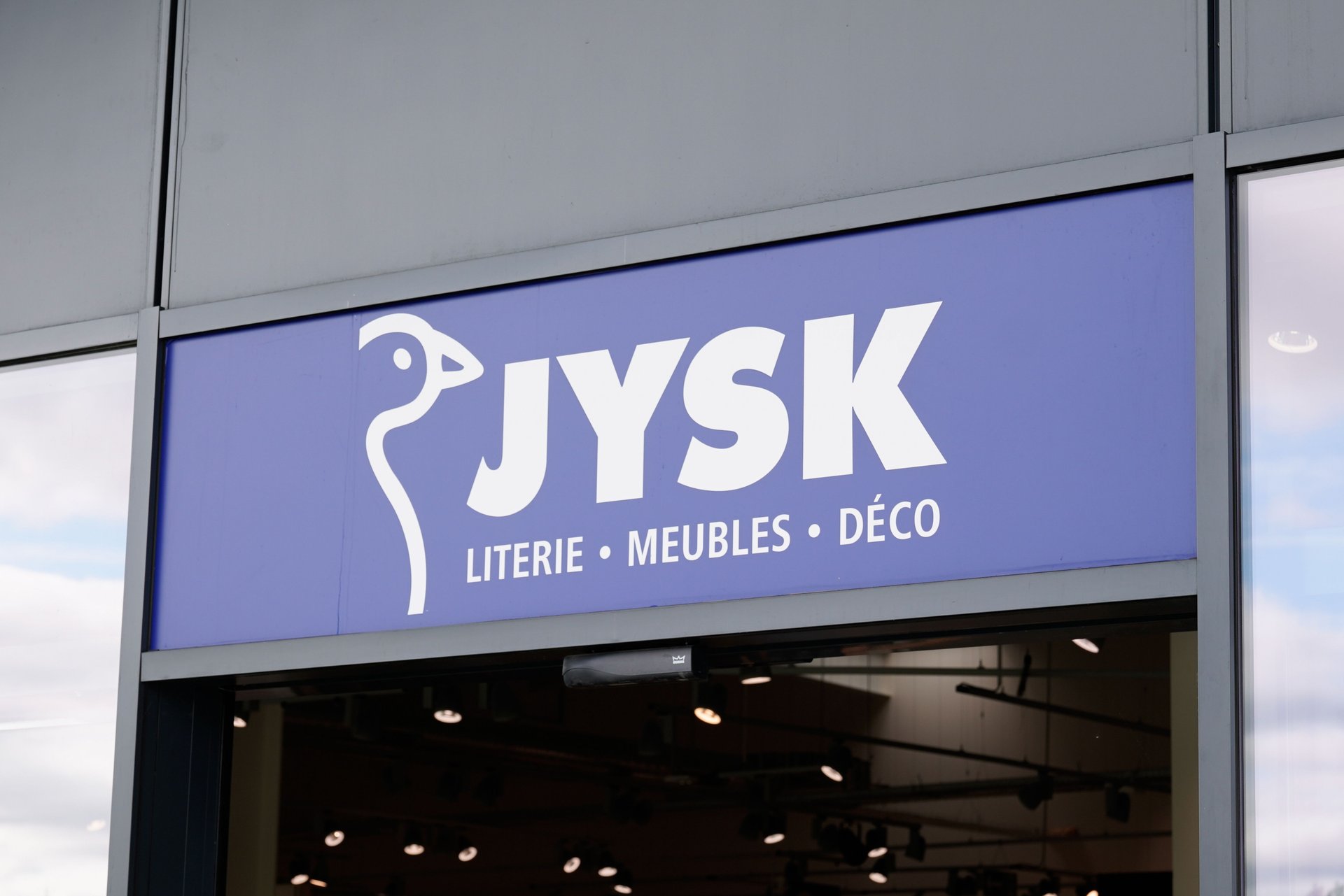 Diese Badematte von Jysk setzt einen ruhigen Akzent im Bad