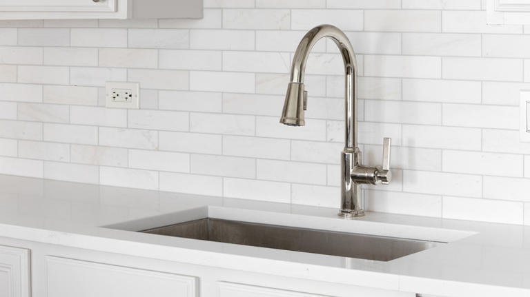 Skip this backsplash mistake to avoid a cleaning nightmare later