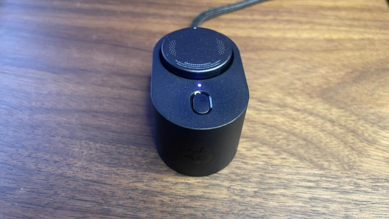 The SteelSeries Sensei Pro and Rival Pro ditch USB entirely