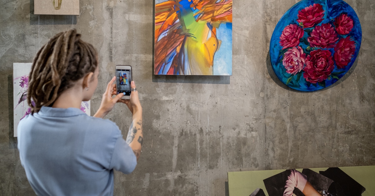 8 vintage wall art pieces that are worth a small fortune