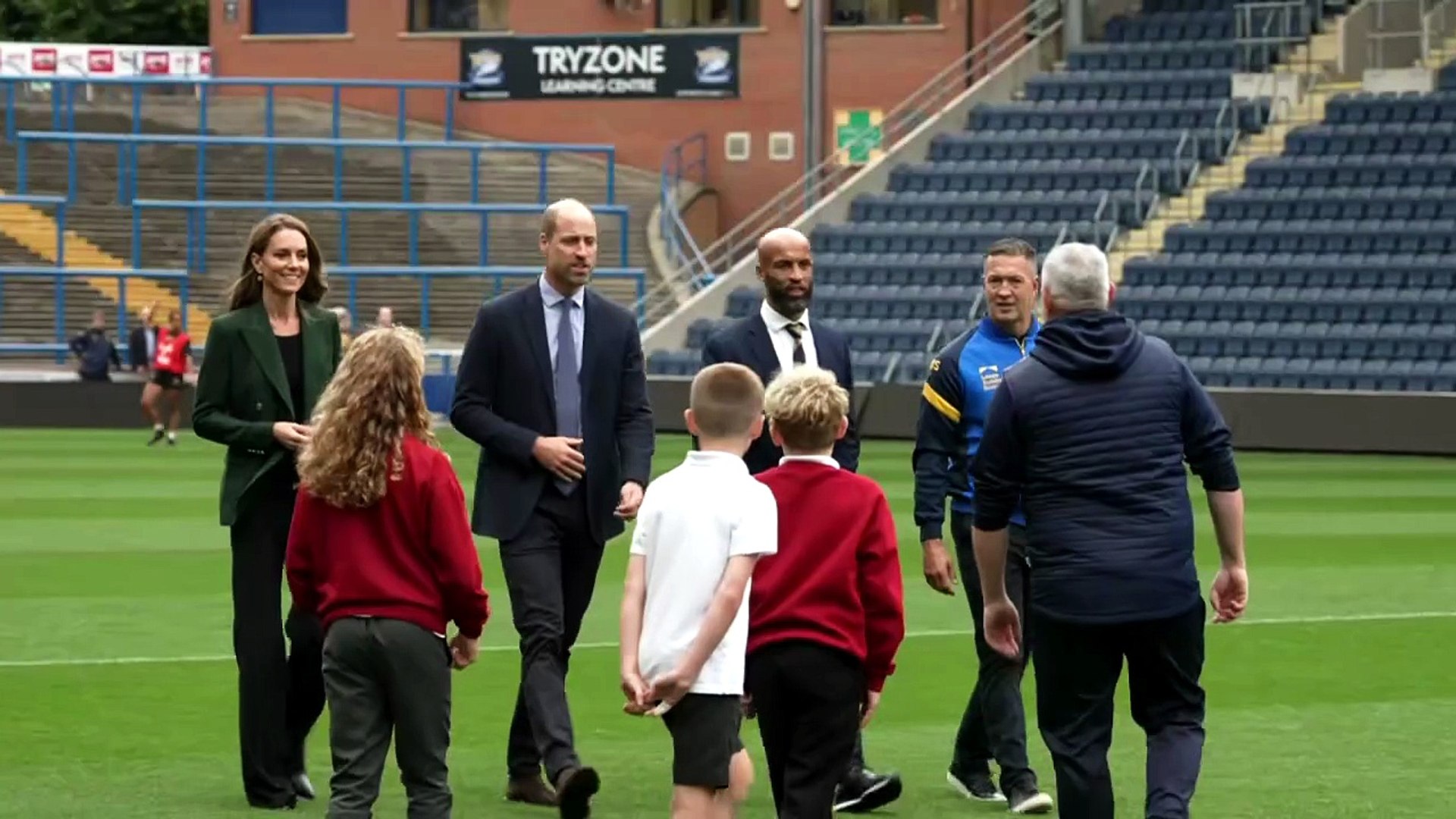 William & Kate visit young rugby players at Leeds Rhinos