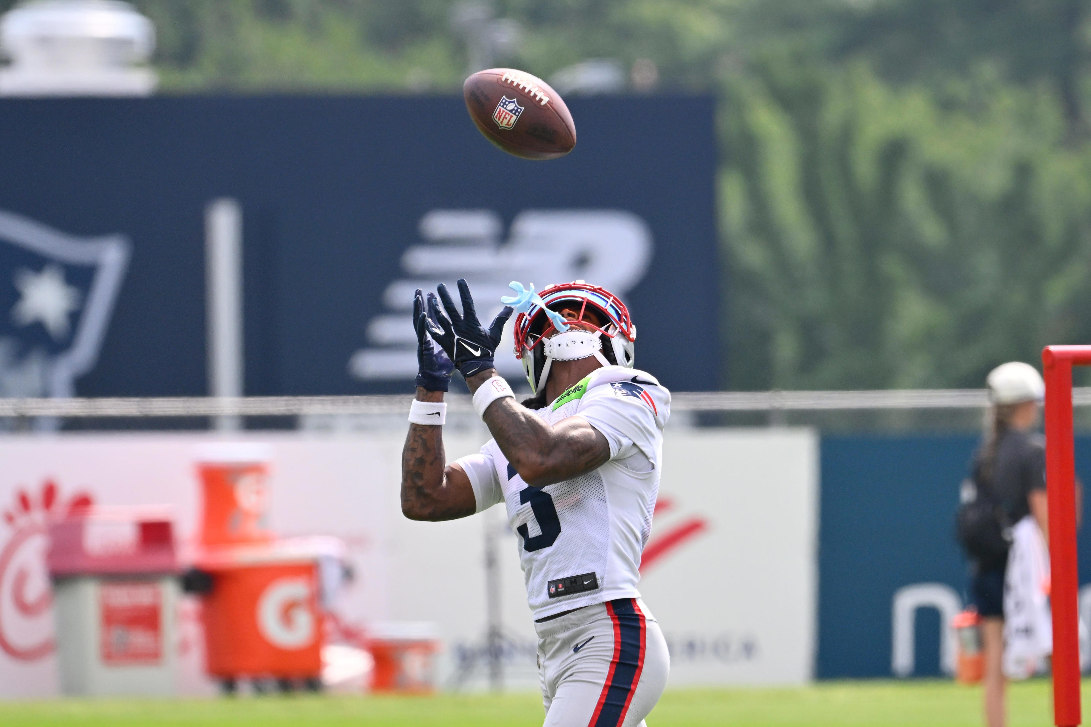 DeMario Douglas going deep