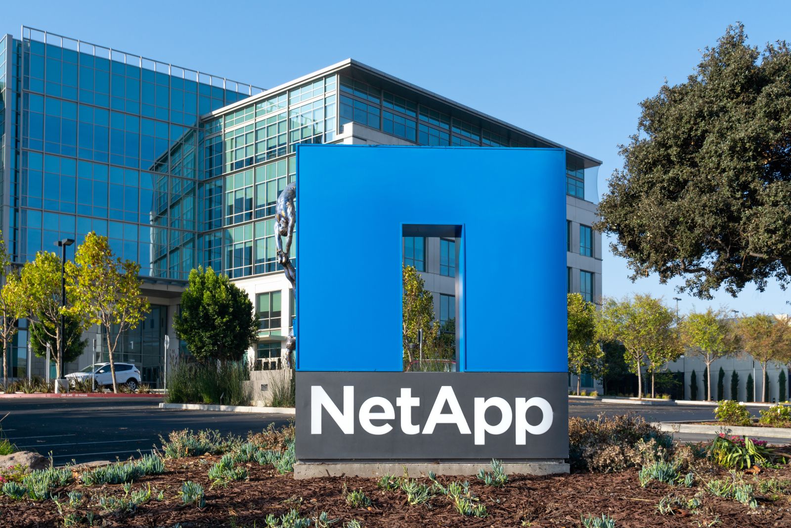 Dear NetApp stock fans, mark your calendars for September 29