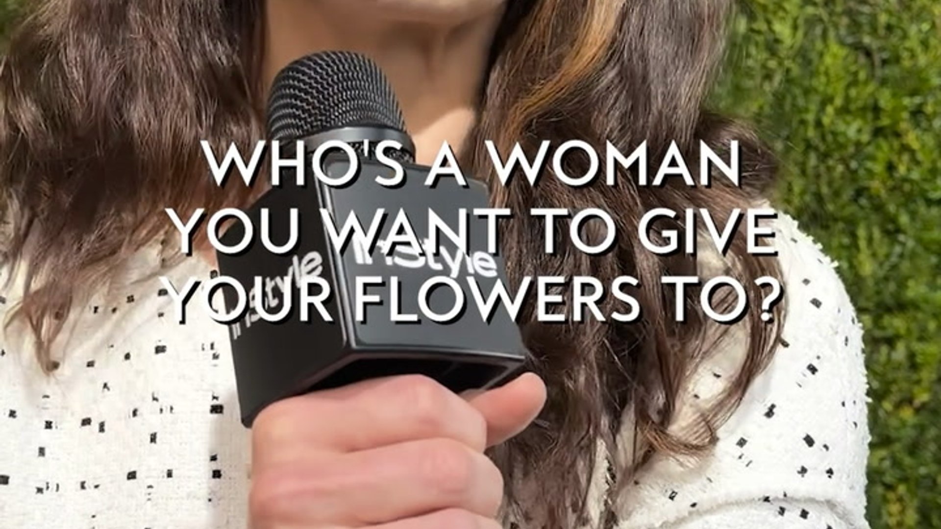 Who would these Tribeca Film Festival attendees give their flowers to?
