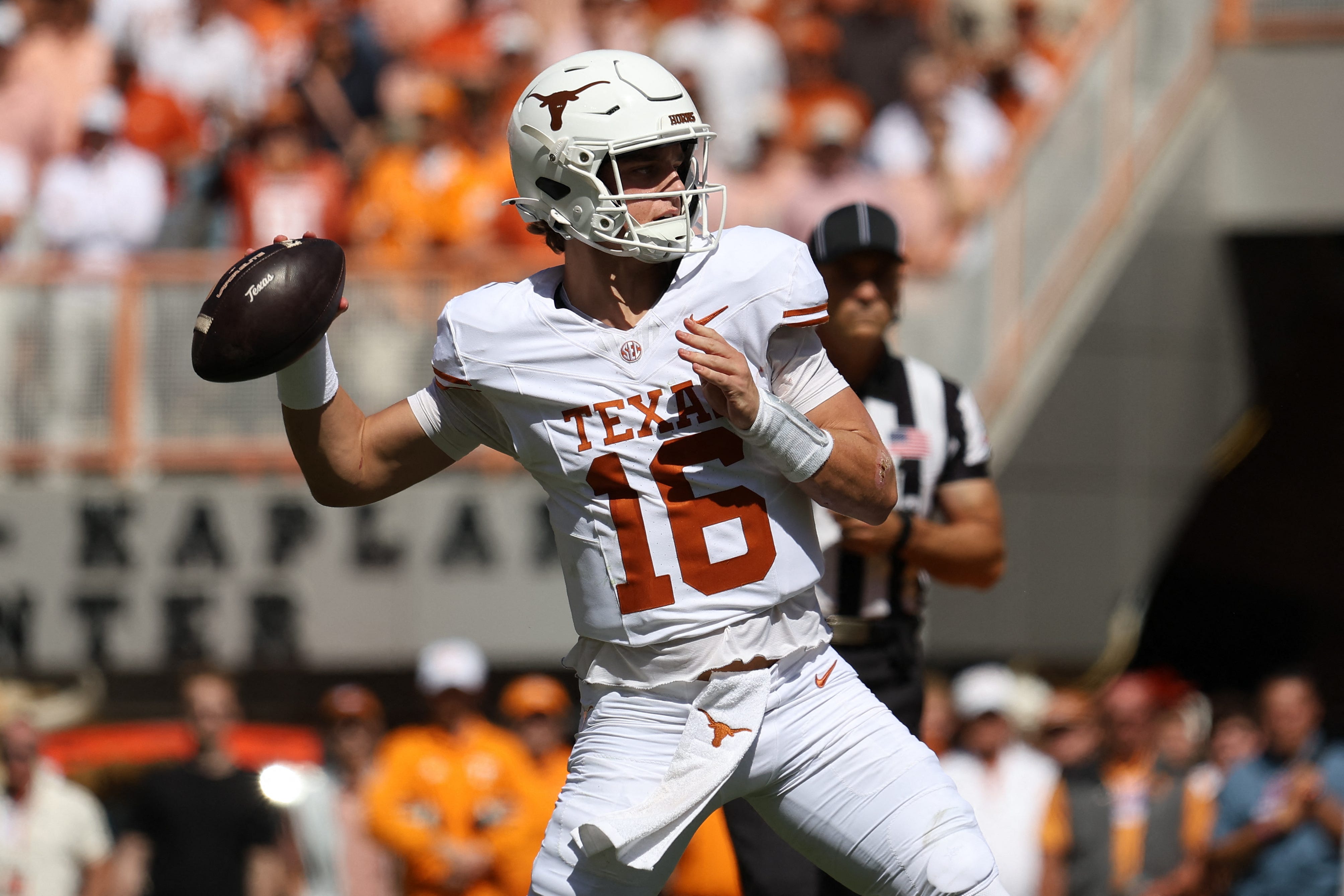 Play USA TODAY's college football shuffle