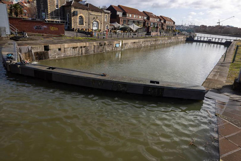 Risk of flooding across Bristol as 7m spring tide predicted