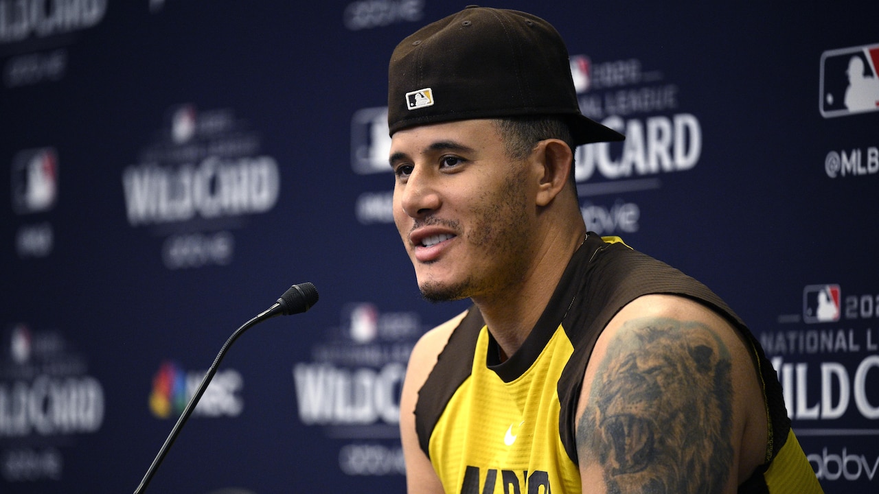 Manny Machado calls out reporter's blue jacket in video before Padres ...