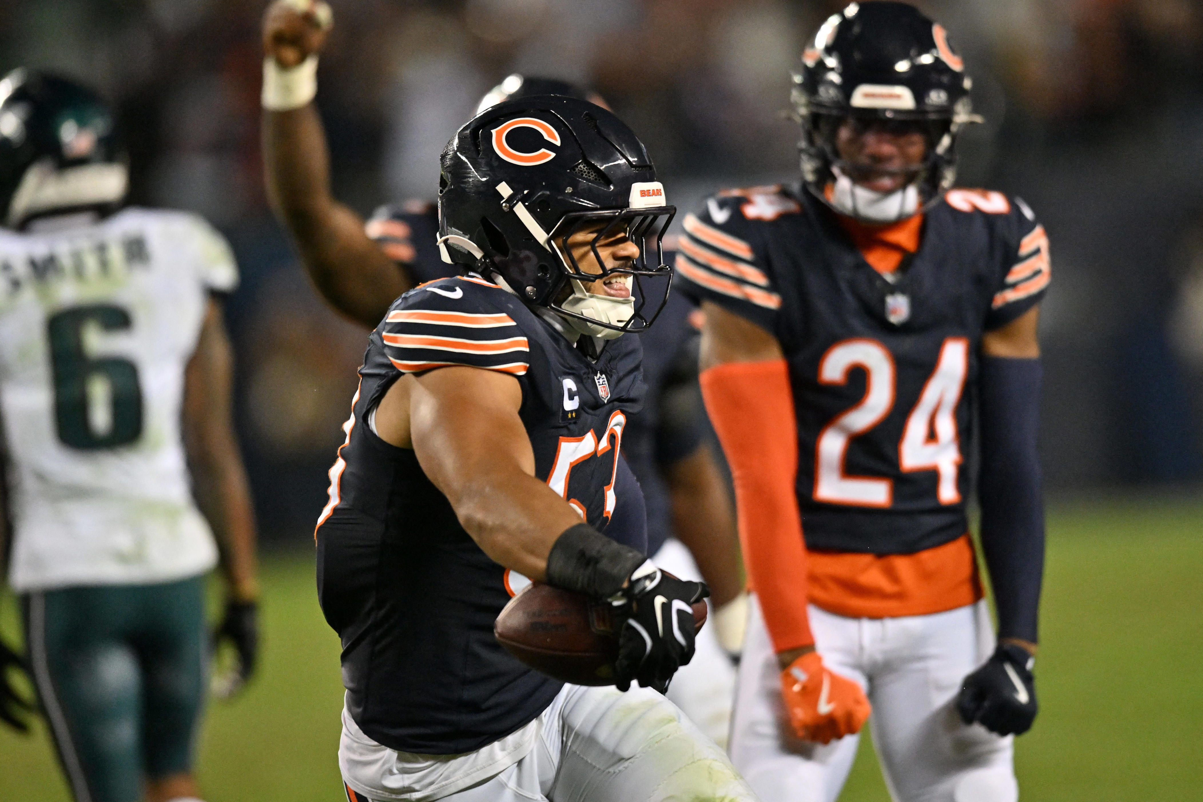 TJ Edwards explains what Bears HC Ben Johnson has instilled in team