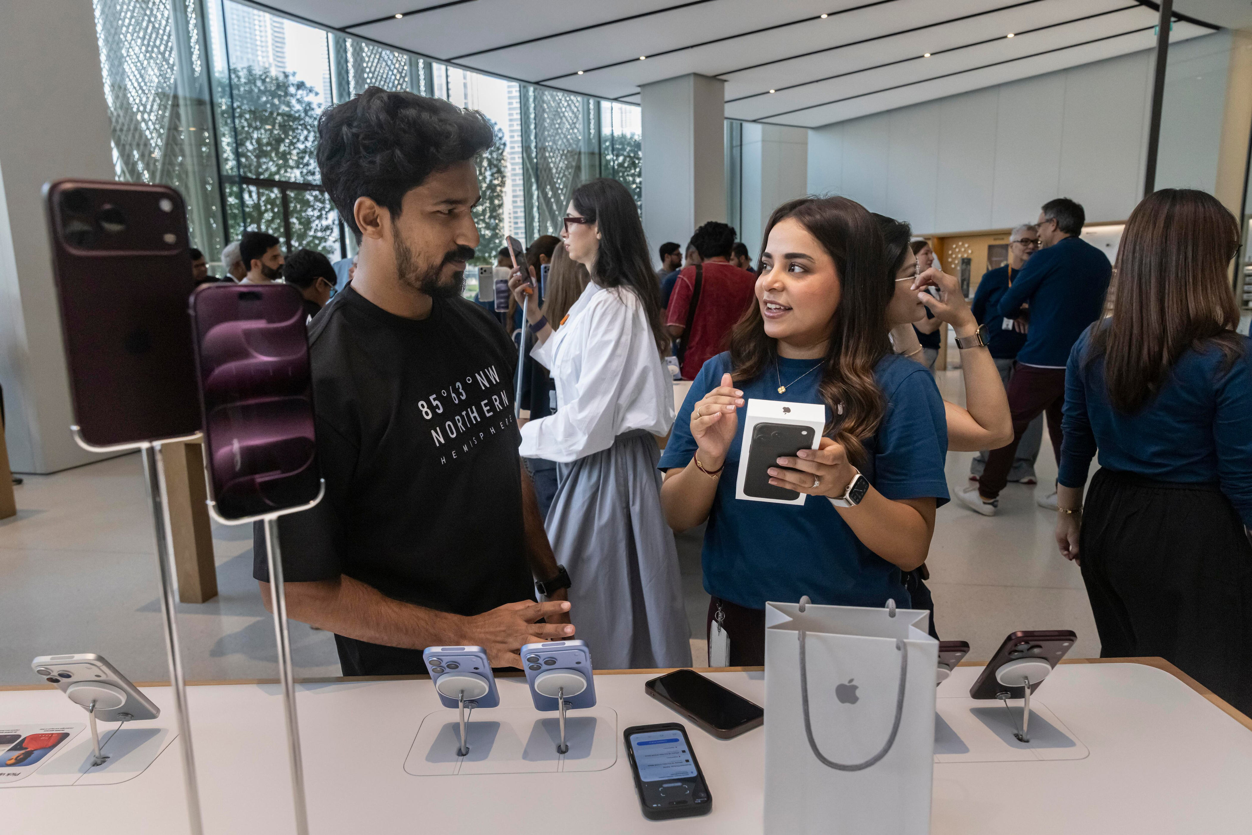 Warning about scam iPhone 18 deals that leave victims' bank accounts ...