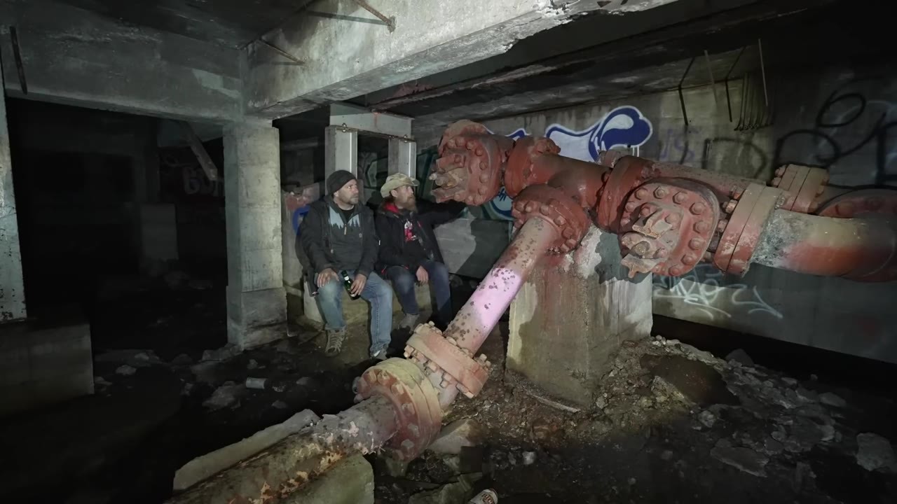 'There's a whole chamber under here' - They climbed into the basement ...