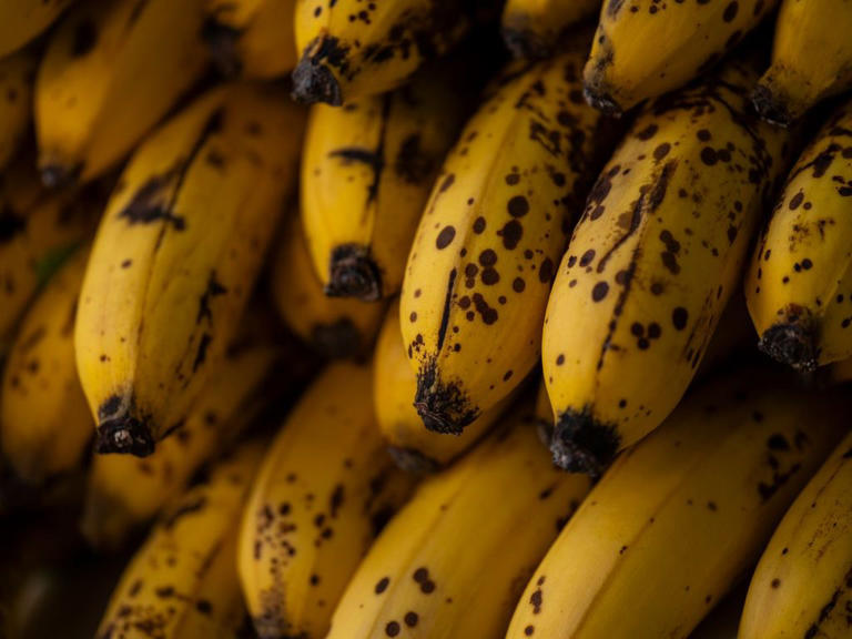 Non-browning bananas move closer to hitting supermarket shelves