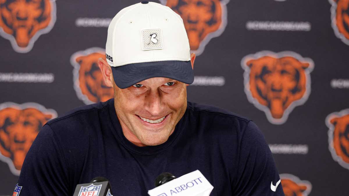 Bears’ Ben Johnson hitting stanky leg in locker room after beating ...