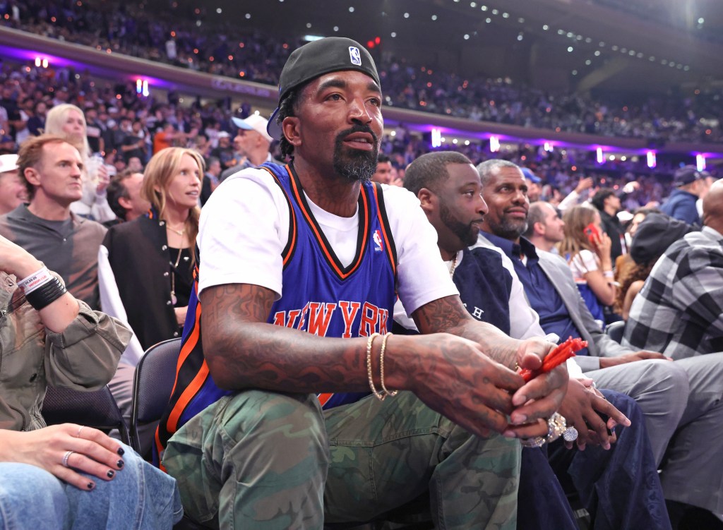 Former Knicks star JR Smith arrested on family assault charge