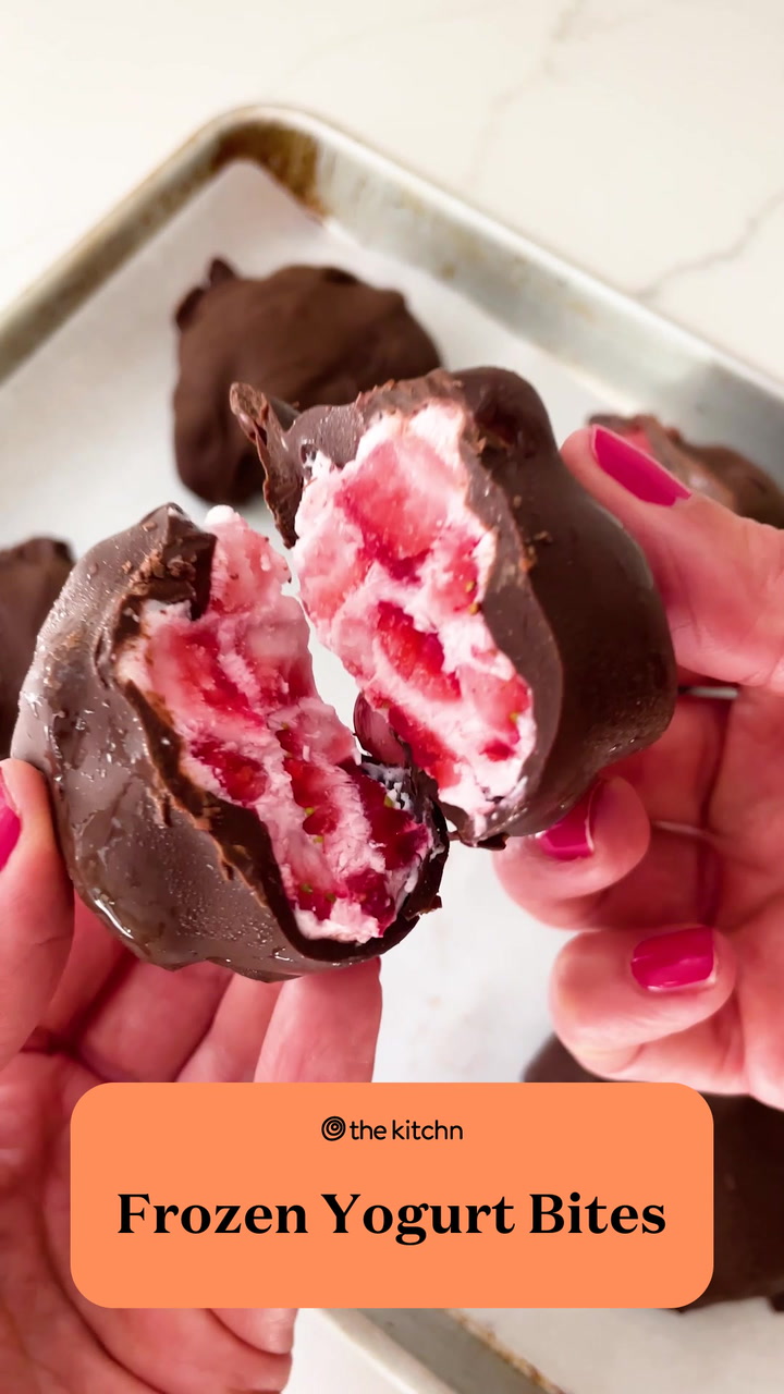 Frozen yogurt bites