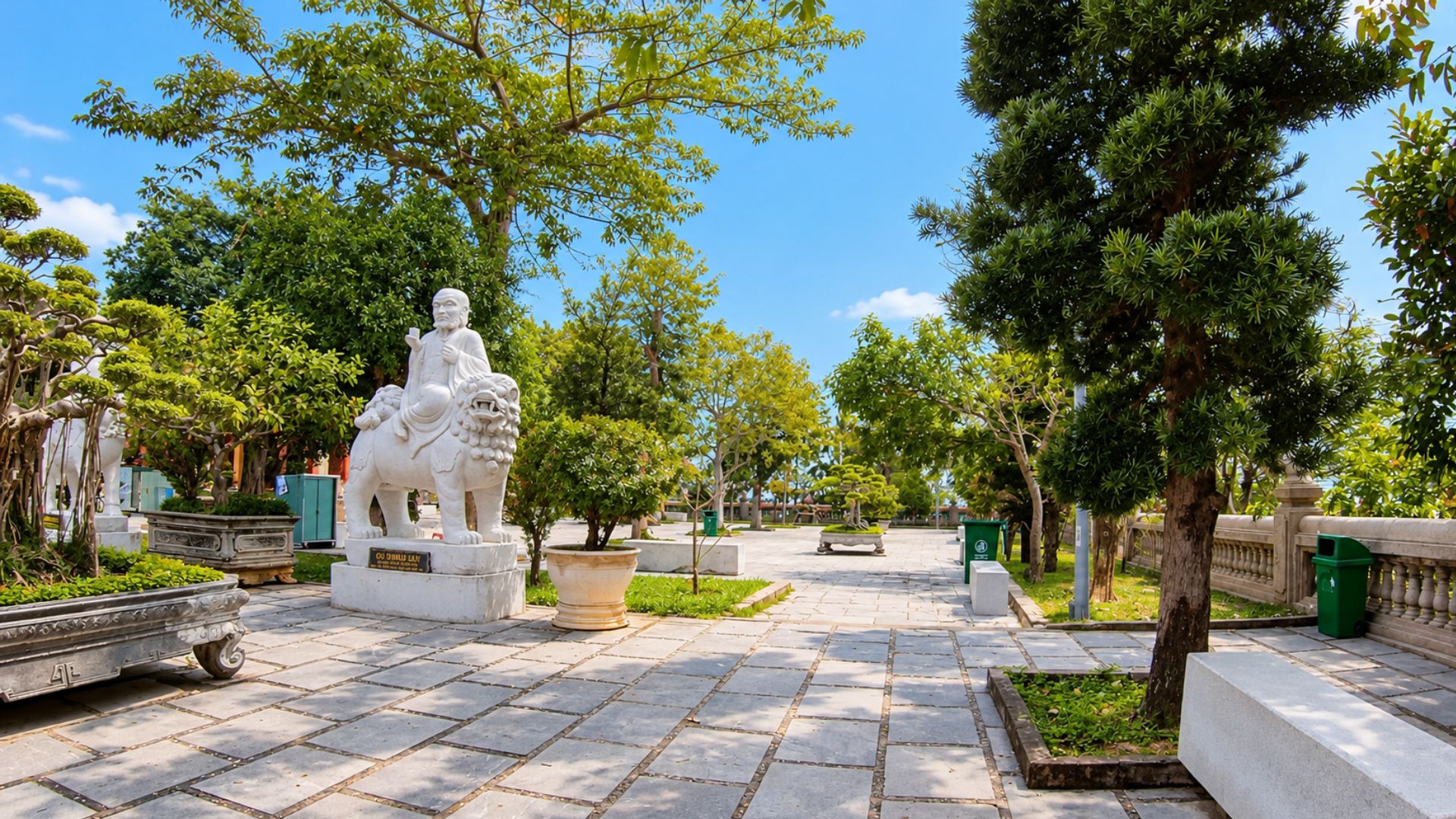 Linh Ung Pagoda walk among statues and bonsai trees (4K)