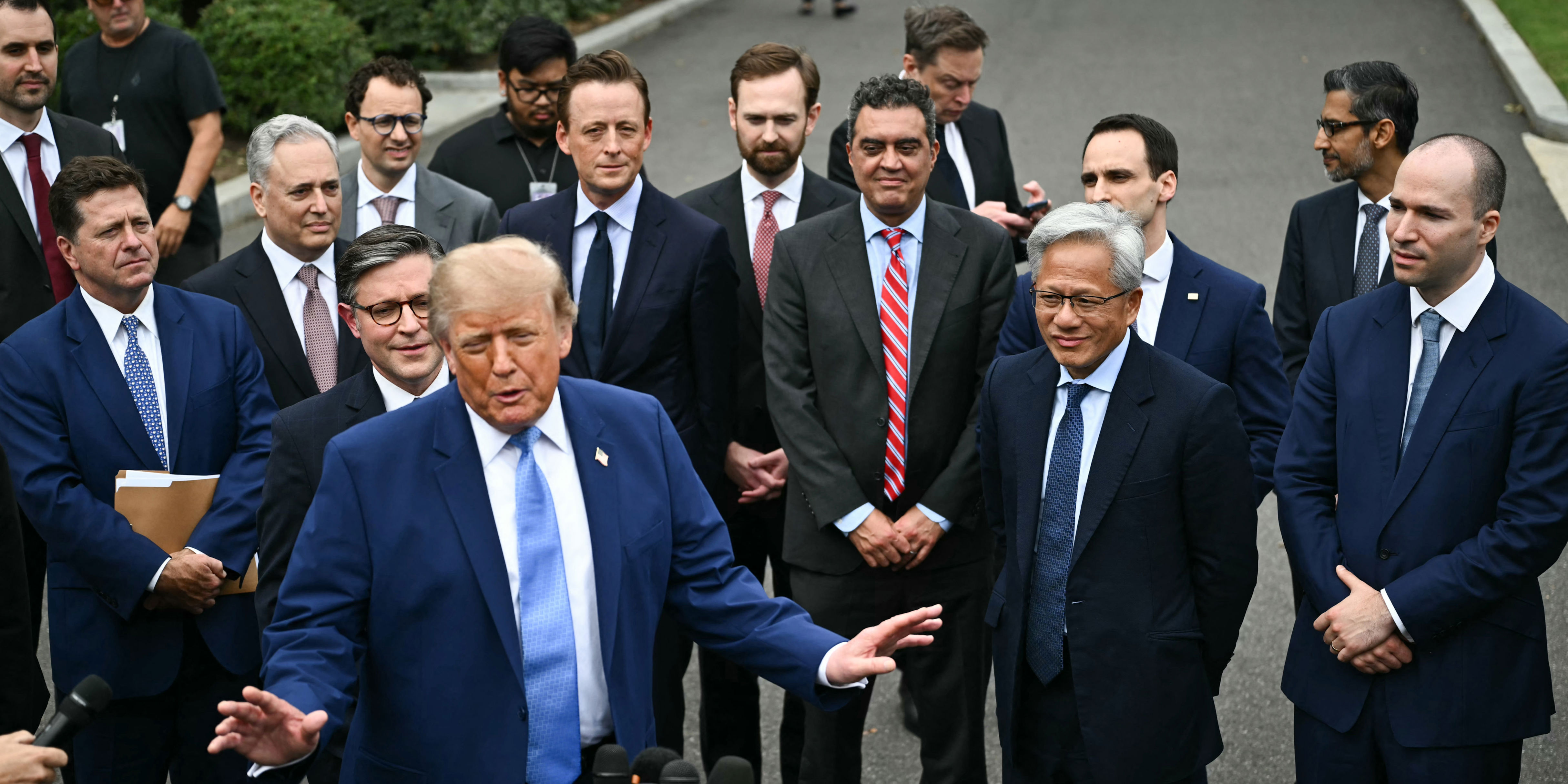 Intelligence artificielle : Donald Trump annonce que les patrons de la ...